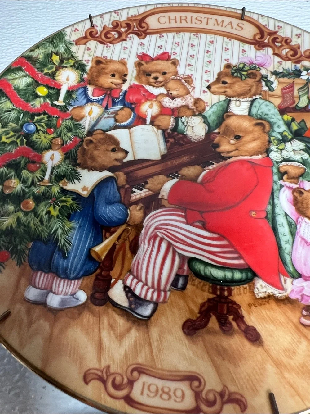 Vintage 1989 1992 Avon Christmas Holiday Decorative Wall Plates -
